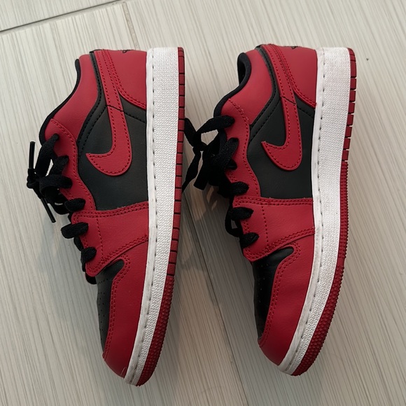 Nike Dunks - Picture 2 of 3